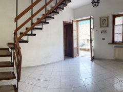 BARGECCHIA: INDEPENDENT TOWNHOUSE WITH 3 BEDROOMS AND 2 BATHROOMS - 6