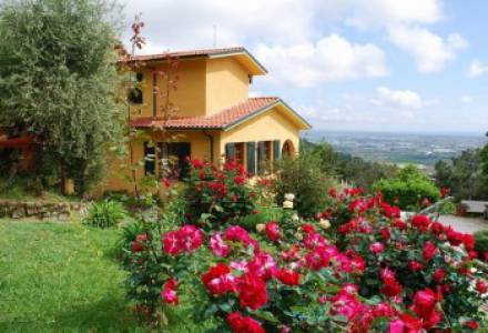Villa Signorile with spectacular views and swimming pool and large garden