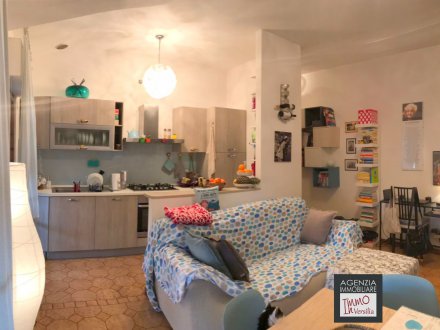 Torre Del Lago: Comfortable apartment overlooking the Park with private parking space