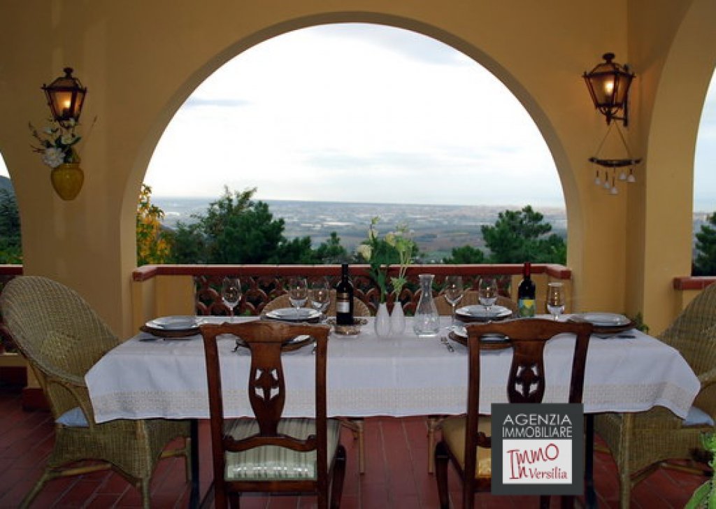Sale Villas undefined - Villa Signorile with spectacular views and swimming pool and large garden Locality 